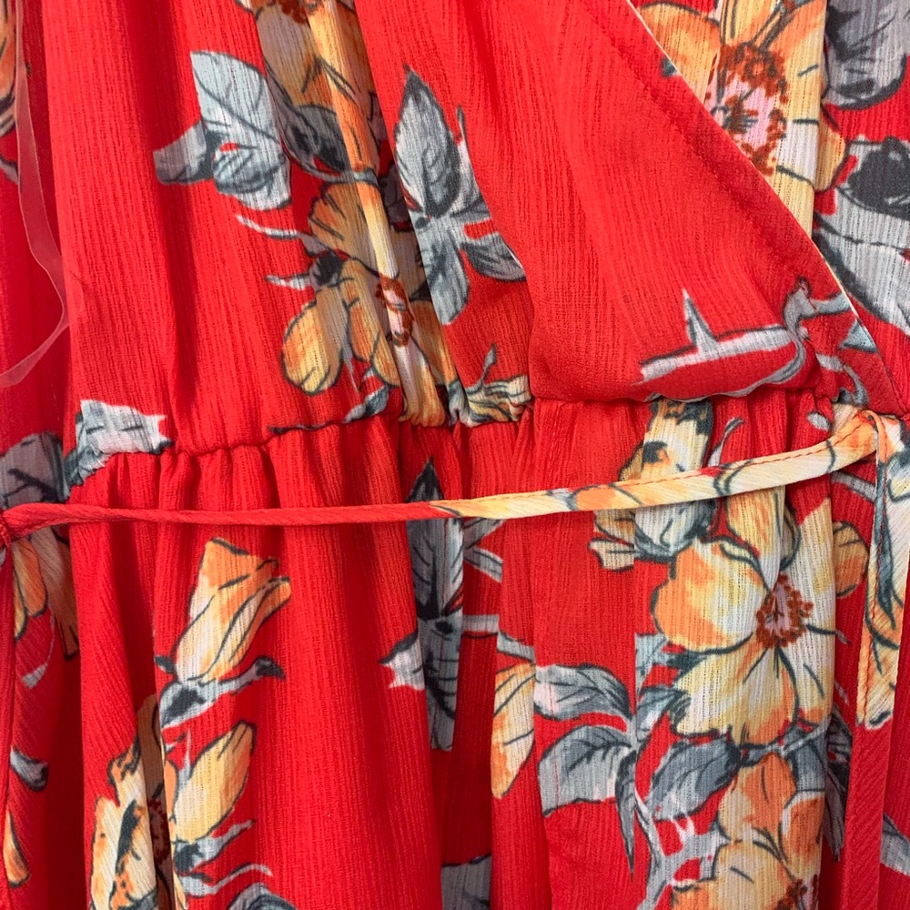 Red Flower Pattern Dress - Picture 5 of 8